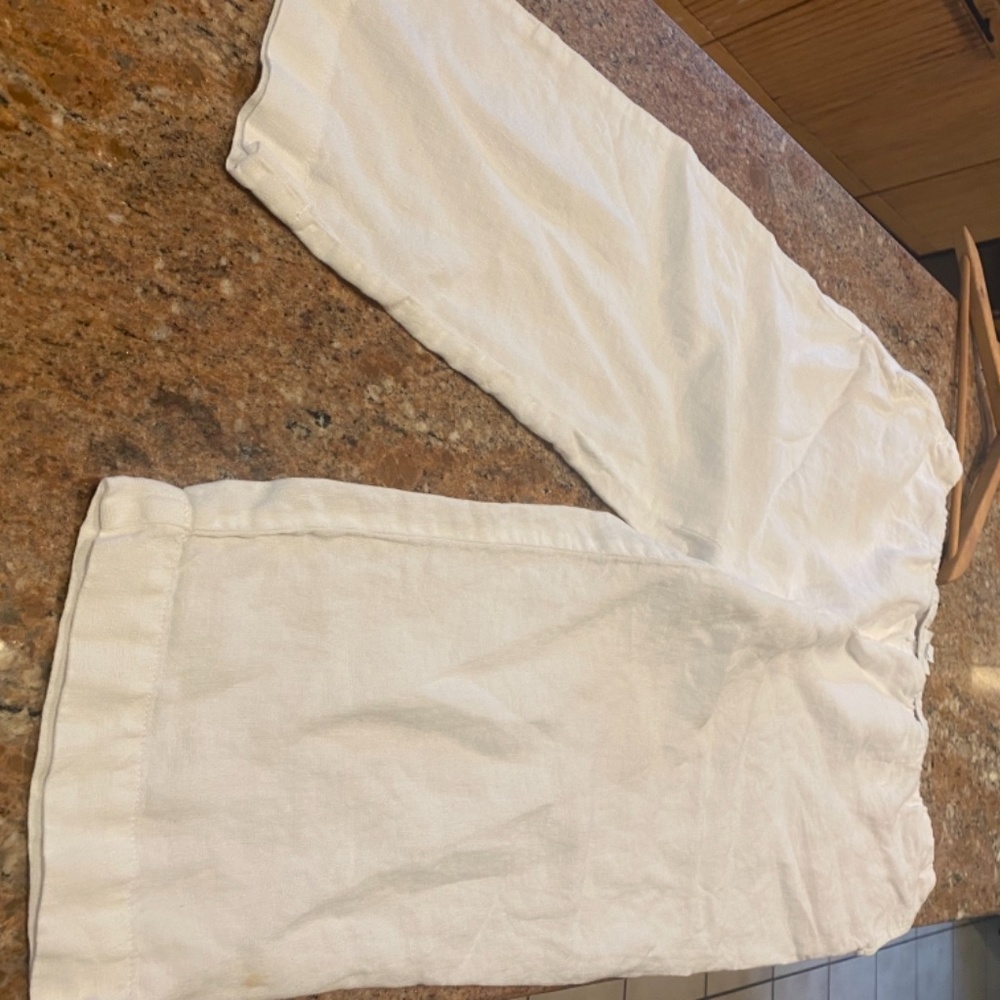 Linens Capri Slacks - Picture 2 of 2